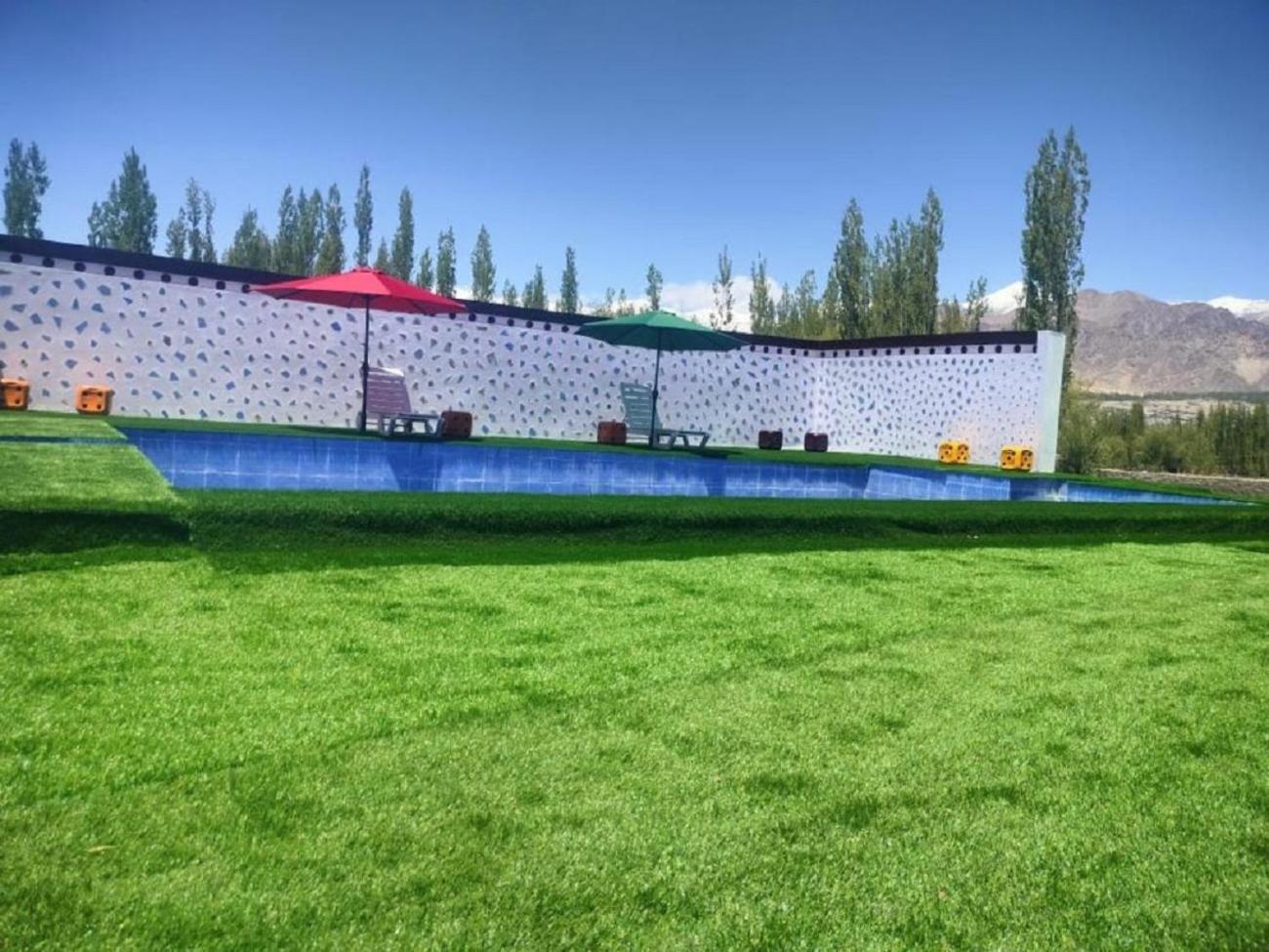 The Royal Maryul Banquet Hall , Restaurant & Resort - Leh Stak Exterior photo