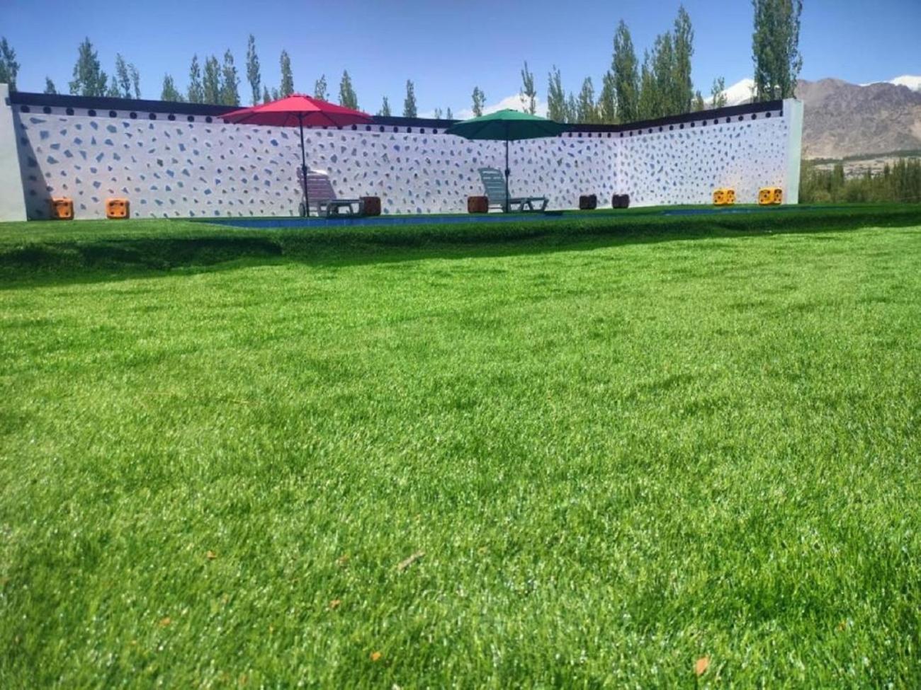 The Royal Maryul Banquet Hall , Restaurant & Resort - Leh Stak Exterior photo